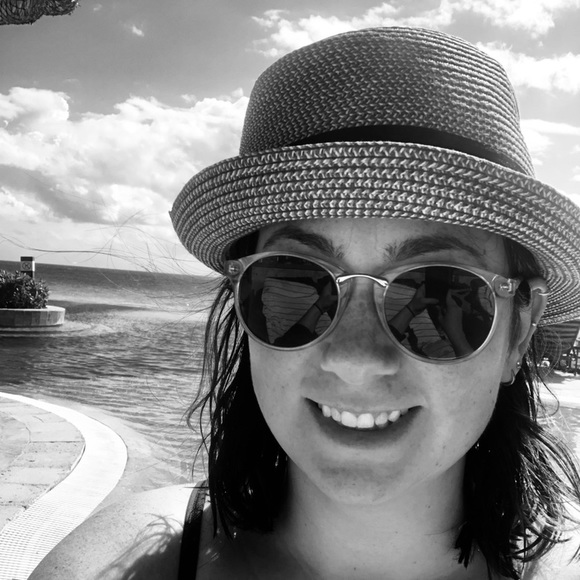 Meet your Posher, Haley - Picture 1 of 1